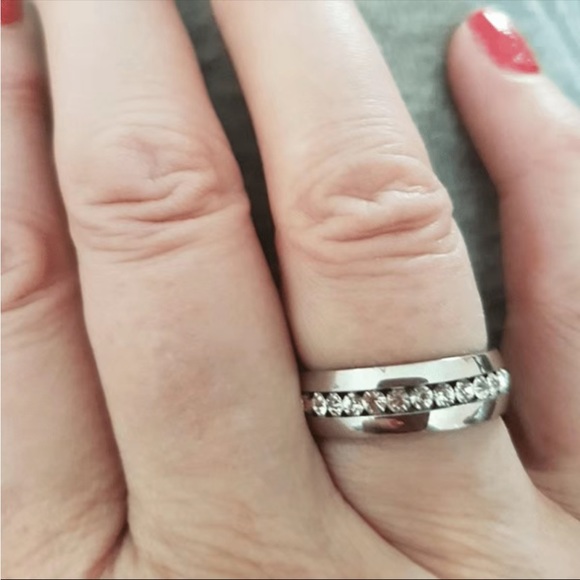 New Unisex Beautiful Titanium Steel Couple Rings - Picture 5 of 6